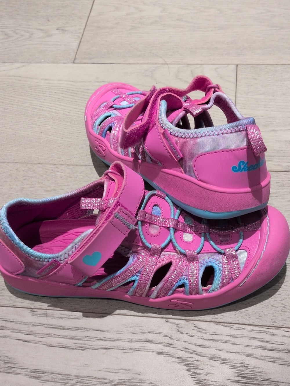 Sketchers Girls' Pink Closed-Toe Sandal Sneakers - Breathable Play Water Shoes